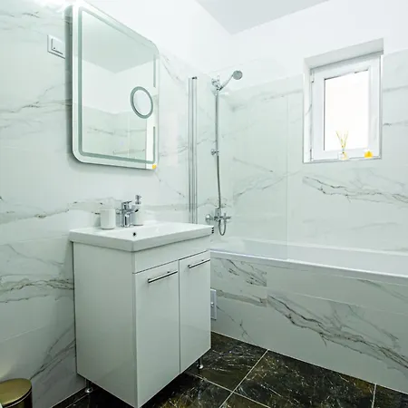 Mohost Spac - Stylish 2-bedroom Brašov